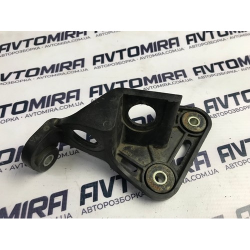 Кронштейн тросов коробки VW Passat B6 2005-2010 1K0711789J